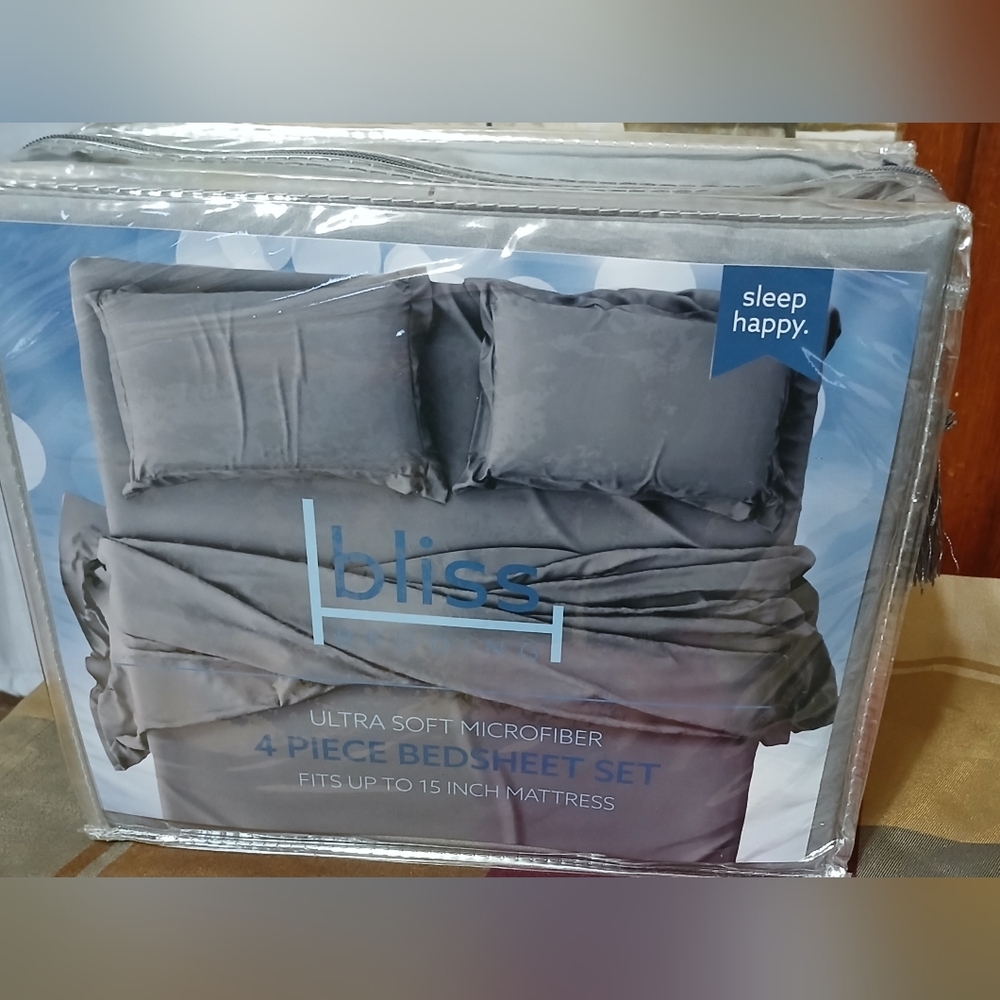 New Bliss Ultra Soft Microfiber Gray 4-Piece Queen Bedsheet Set